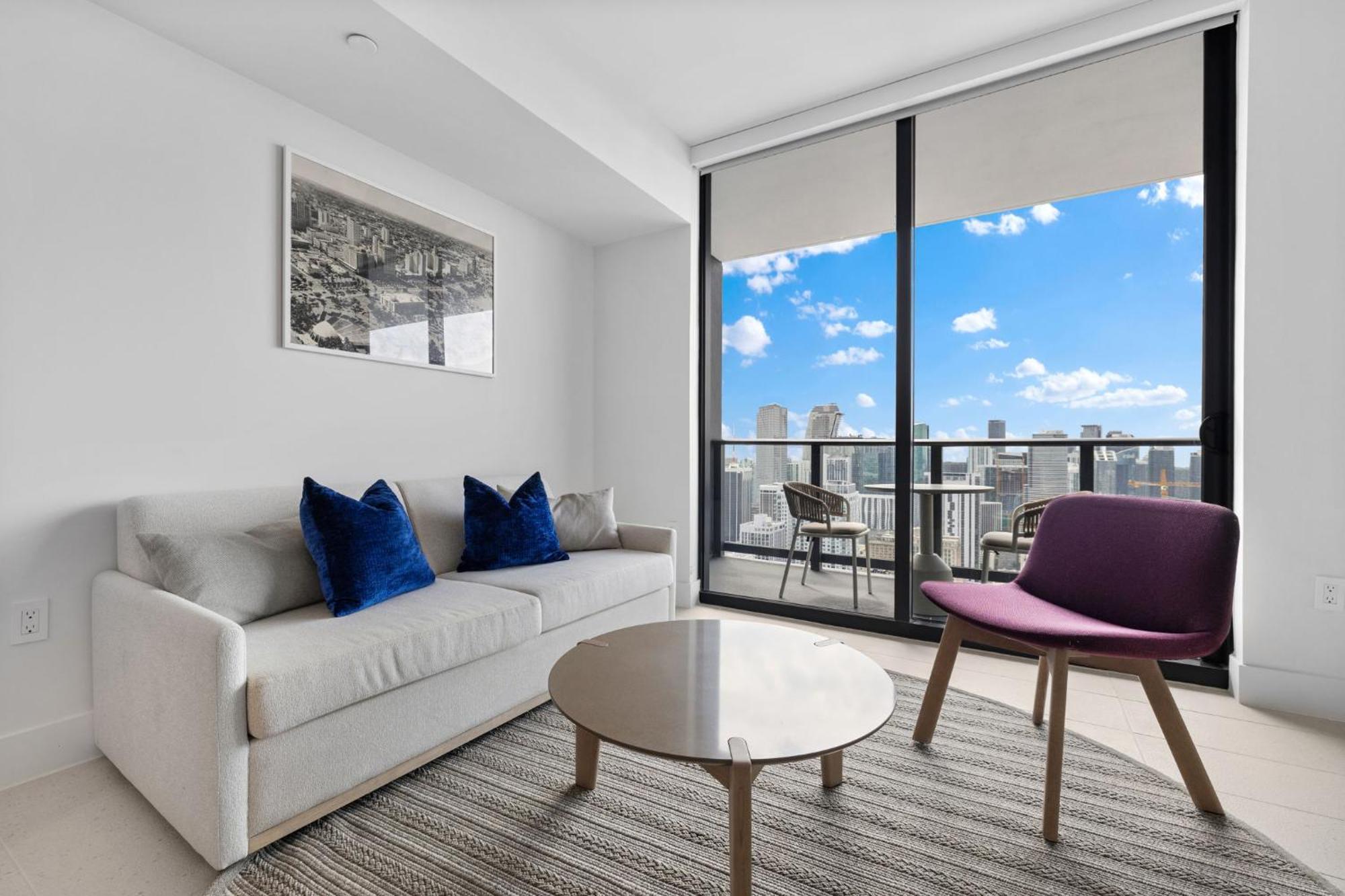Luxury Panoramic Views - The Ultimate Downtown Getaway Apartment Miami