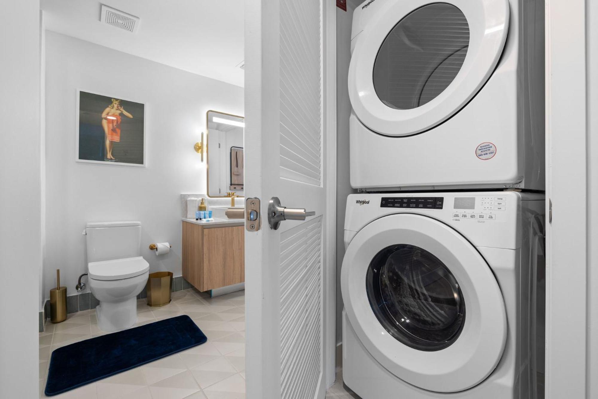 Luxury Panoramic Views - The Ultimate Downtown Getaway Apartment