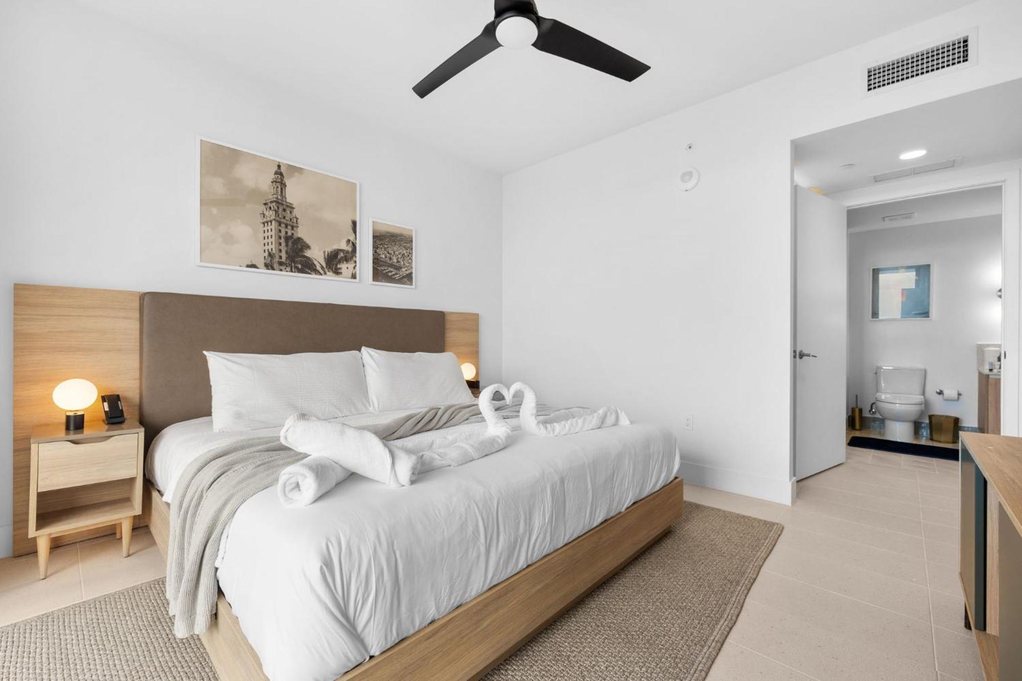 Luxury Panoramic Views - The Ultimate Downtown Getaway Apartment Miami