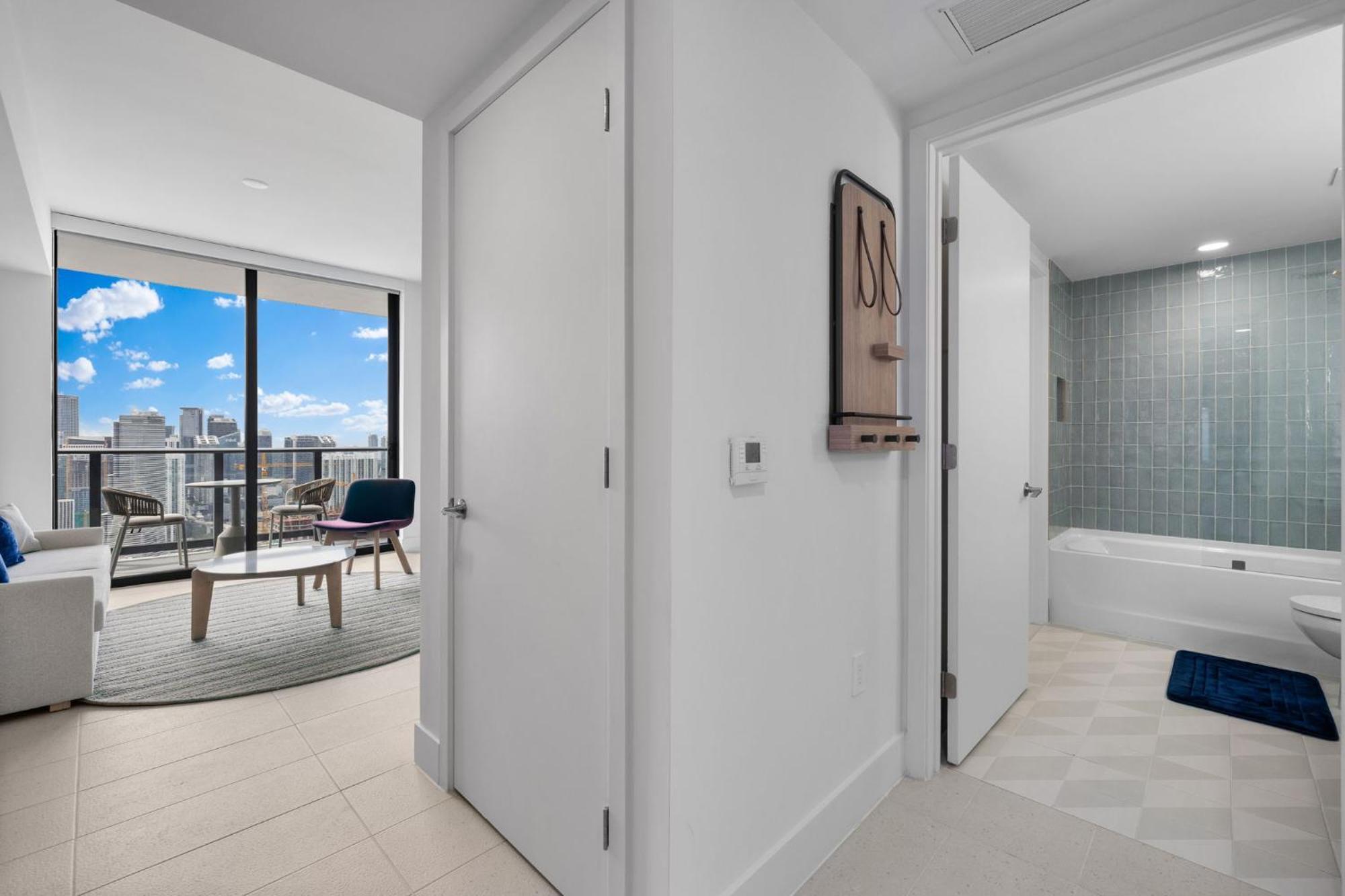 Luxury Panoramic Views - The Ultimate Downtown Getaway *
