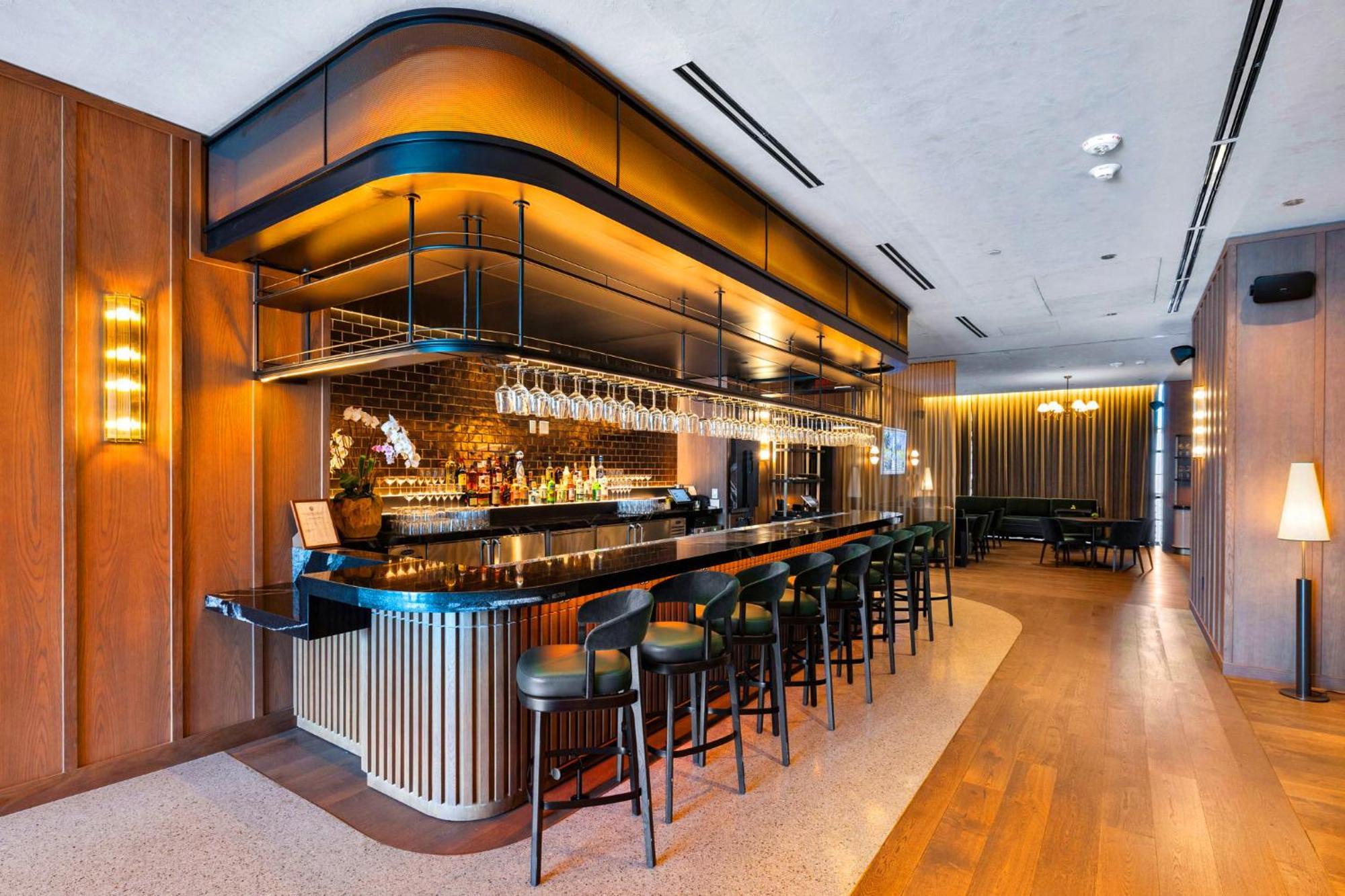 Apartment Luxury Panoramic Views - The Ultimate Downtown Getaway *